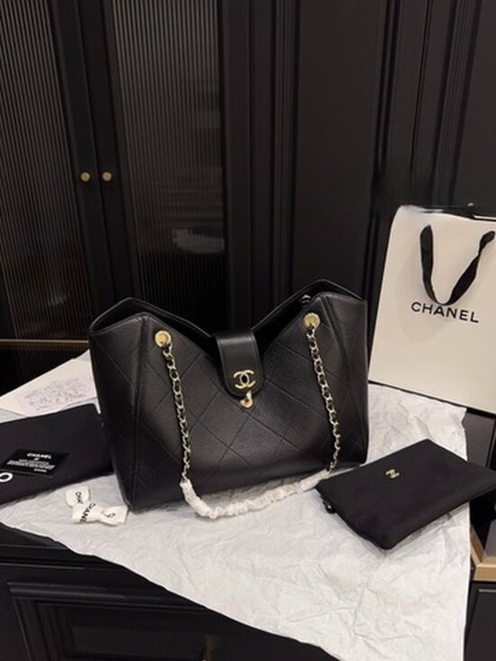 Luxury CC 24P Large Caviar Shopping Tote w/ Pouch - GHW - Picture 2 of 9